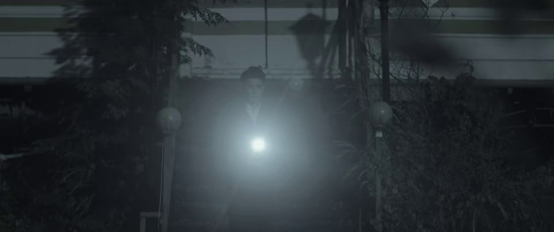 开往悬崖的火车[WEB]